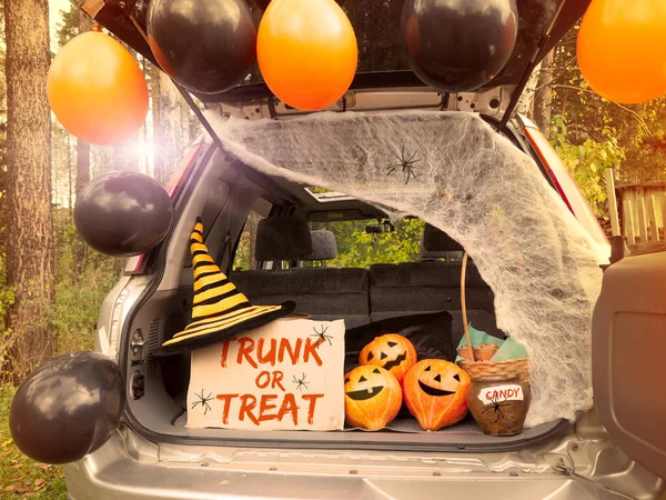 Sanford Elementary Schools give kids opportunities to trick-or-treat